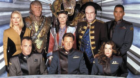  Babylon 5 – En episk science fiction saga om fred och krig i galaxens hjärta!